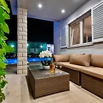 Luxury Lake-view Karmen With Heated Pool, Private & Sunset Terrace * Ricice (Prolozac)