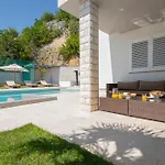 Villa Luxury Lake-view Karmen With Heated Pool, Private & Sunset Terrace *