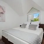 Luxury Lake-view Karmen With Heated Pool, Private & Sunset Terrace