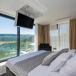 Luxury Lake-view Karmen With Heated Pool, Private & Sunset Terrace Villa *