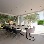Luxury Lake-view Karmen With Heated Pool, Private & Sunset Terrace *