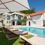 Luxury Lake-view Karmen With Heated Pool, Private & Sunset Terrace Ricice (Prolozac)