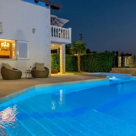 Luxury Lake-view Karmen With Heated Pool, Private & Sunset Terrace Villa