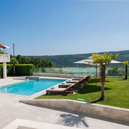 Luxury Lake-view Karmen With Heated Pool, Private & Sunset Terrace Villa Ricice (Prolozac)