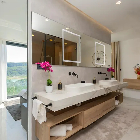 Luxury Lake-view Karmen With Heated Pool, Private & Sunset Terrace Ricice (Prolozac)