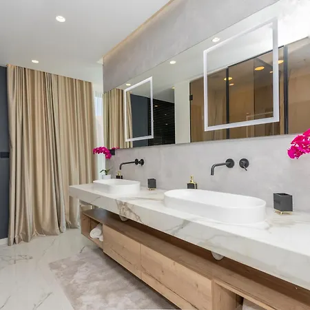 Luxury Lake-view Karmen With Heated Pool, Private & Sunset Terrace Villa