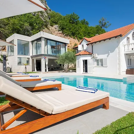 Luxury Lake-view Karmen With Heated Pool, Private & Sunset Terrace Ricice (Prolozac)