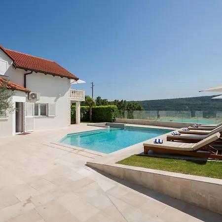 Luxury Lake-view Karmen With Heated Pool, Private & Sunset Terrace Ricice (Prolozac)