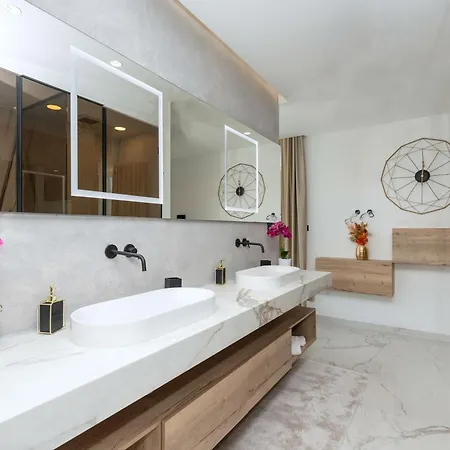 Luxury Lake-view Karmen With Heated Pool, Private & Sunset Terrace Villa *