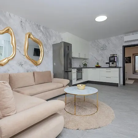 Villa Luxury Lake-view Karmen With Heated Pool, Private & Sunset Terrace Ricice (Prolozac)