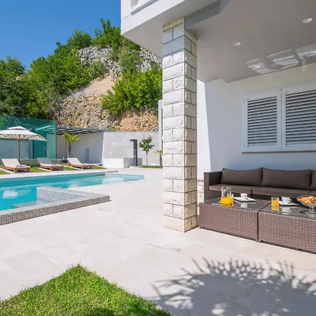 Luxury Lake-view Karmen With Heated Pool, Private & Sunset Terrace Ricice (Prolozac)