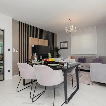 Luxury Lake-view Karmen With Heated Pool, Private & Sunset Terrace Villa *
