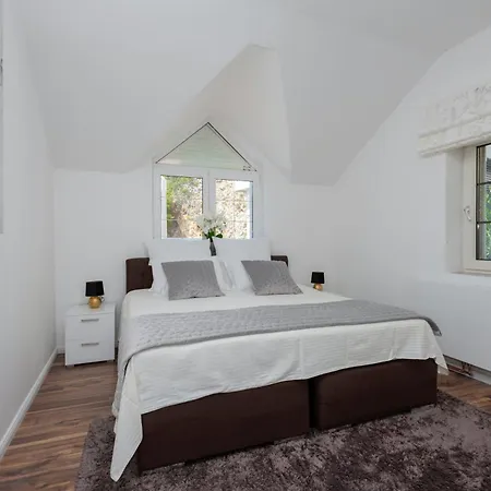 Luxury Lake-view Karmen With Heated Pool, Private & Sunset Terrace Villa