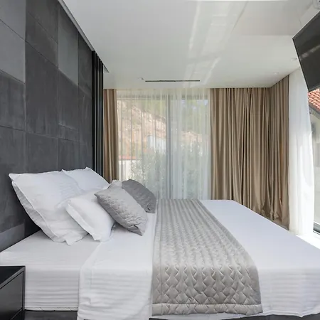 Villa Luxury Lake-view Karmen With Heated Pool, Private & Sunset Terrace *